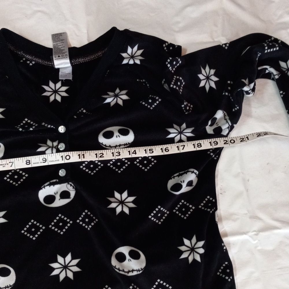 Disney Tim Burton's The Nightmare Before Christmas 2 Piece Pajama Set - Picture 8 of 9